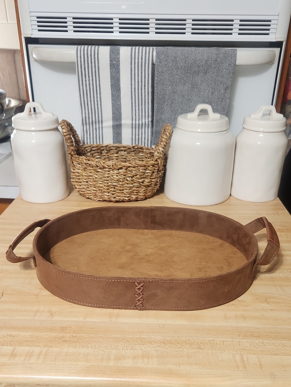 Threshold Decrotive Tray